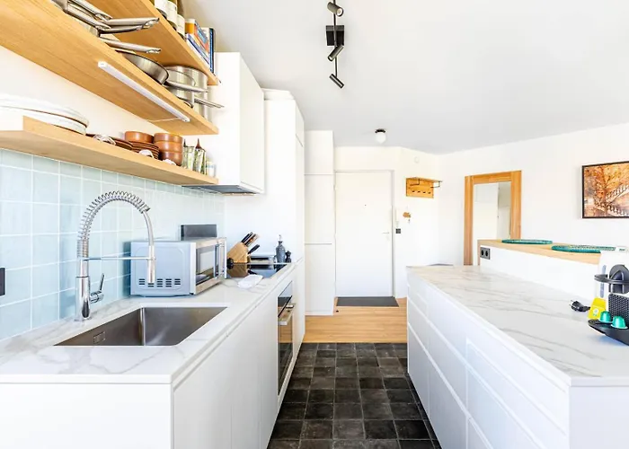 Guestready - Sunny Chic Retreat With Balcony Appartement *
