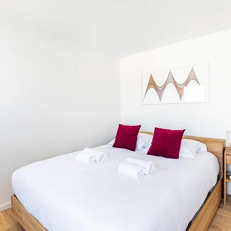 Guestready - Sunny Chic Retreat With Balcony París