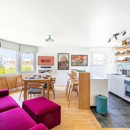 Guestready - Sunny Chic Retreat With Balcony Apartment Paris