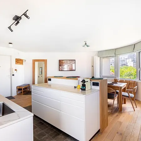 Apartamento Guestready - Sunny Chic Retreat With Balcony París