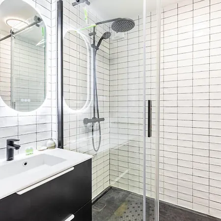Guestready - Sunny Chic Retreat With Balcony París